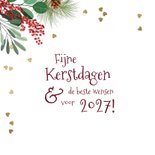 Liefdevolle kerstkaart houten hart op velvet rood botanisch 2