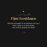 Liefdevolle kerstkaart kersttakjes krans goud hartjes foto	 3