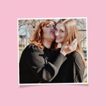 Minimalistisch moederdagkaartje mom met hartje roze 2