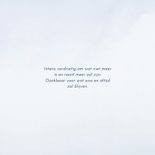 Minimalistische neutrale rouwkaart met blauwe waterverf 2