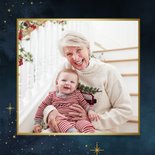 Moderne sfeervolle kerstkaart vrede en liefde met 2 duifjes 2