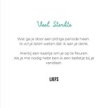 Opfleurende hondenkaart van boomer hond met bloemenmuts op 3