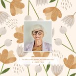 Rouwkaart vierkant vrouw bloemen oker beige 2