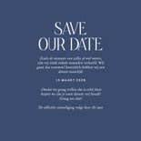 Stijlvolle donkerblauwe save the date kaart met lijntjes 3