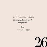 Stijlvolle nieuwjaarskaart met champagnefles en 2026 3