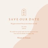 Trendy save the date kaart in aardetinten met foto en boog 3