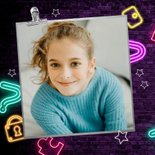Trendy uitnodiging kinderfeest escape room neon 2
