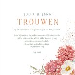 Trouwkaart dahlia en herfstanemoon op groen fluweel 3