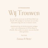 Trouwkaart grote namen met stijlvolle witte bloemen 3
