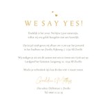 Trouwkaart uitnodiging eucalyptus krans stijlvol goud hartje 3