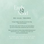 Trouwuitnodiging stijlvol mintgroen grote namen hartjes goud 3