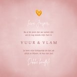 Valentijnskaart hartvormig vlammetje en roze achtergrond 3