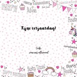 Verjaardag feestelijke kaart handletteringstijl met unicorns 3