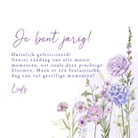 Verjaardagkaart veldbloemen in paarse kleuren 3