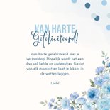 Verjaardagskaart blauwe bloemen en confetti 3