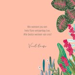 Verjaardagskaart jarig luipaard met bloemen 3