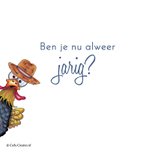 Verjaardagskaart kip schrikt zich een hoedje 2
