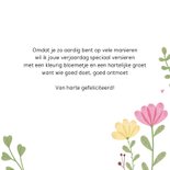 Verjaardagskaart met bloemen en hartjes 3