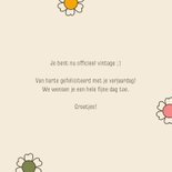 Verjaardagskaart retro met bloemetjes en leeftijd 3