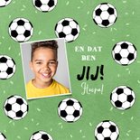 Verjaardagskaart voetbal juichen confetti groen 2