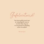 Verjaardagskaart vrouw vlinder hartjes geel en roze 3