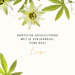 Verjaardagskaart witte passiebloemen 3