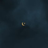 Vierkant geboortekaartje donkerblauwe wolkjes hartjes goud Achterkant