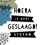 Vrolijke geslaagd kaart met verf, streepjes en typografie 2