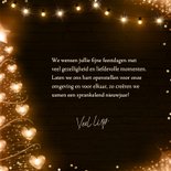 Warme kerstgroet met lichtgevende kerstboom van hartjes 3
