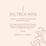 Zacht beige klassieke trouwkaart met stijlvolle tulpen 3