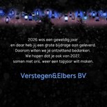 Zakelijke kerstkaart kerstboom en lantarens 3