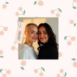 Zomerse uitnodiging liefdesfeest met kersjes oranje 2