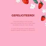 Zomerse verjaardagskaart dertig met aardbeien en bloemen 3