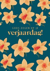 Christelijke verjaardagskaart met vrolijke narcissen 