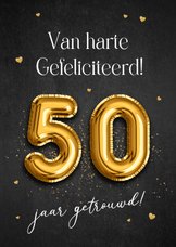 Felicitatiekaart gouden cijferballonnen 50 jaar hartjes