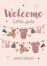 Felicitatiekaart tweeling slinger meisjes babyspul hartjes