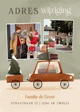 Kerst-verhuiskaartje met foto's en een auto met kerstboom