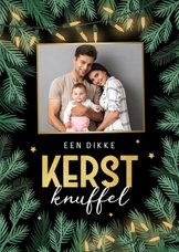 Kerstkaart dennentakjes foto goud kerstknuffel lampjes