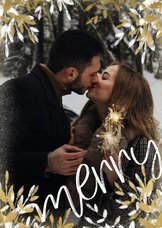 Kerstkaart foto stijlvol merry met gouden en witte takken