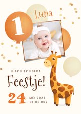 Kinderfeestje 1 jaar giraf ballonnen confetti foto