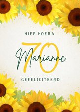 Klassieke verjaardagskaart met vrolijke zonnebloemen 