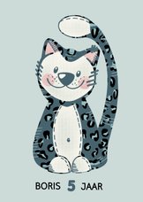 Lieve verjaardagskaart van kat in panter-onesie