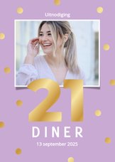 Lila uitnodiging 21-diner met gouden confetti