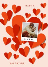 Romantische valentijnskaart met veel hartjes en foto
