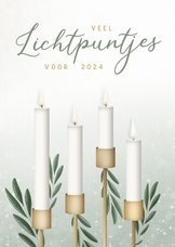 Sfeervolle lichtpuntjes nieuwjaarskaart met 4 kaarsen
