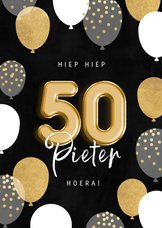 Stijlvolle verjaardagskaart man ballonnen, confetti en 50