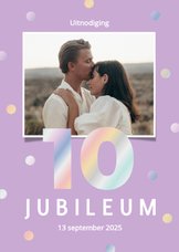 Trendy lila jubileum uitnodiging met holografisch folie foto