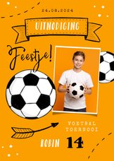 Uitnodiging voetbal verjaardag tiener oranje foto doodle