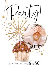 Uitnoding verjaardag party goudlook illustratie muffin ster