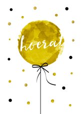Verjaardagskaart met hippe ballon en tekst Hoera!
